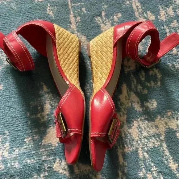 Etienne Aigner ankle strap, wedge, espadrille leather summer shoe nine NWOB - Picture 3 of 8